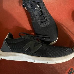 Black new balance sneakers